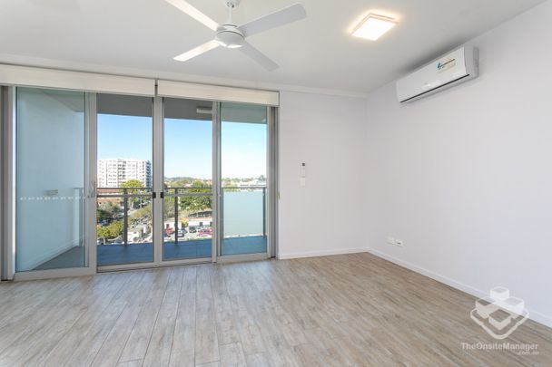 Urban City-Fringe Living in Woolloongabba - Photo 1