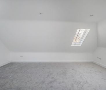 St Andrews Square, Surbiton - 3 bedrooms Property for lettings - Se... - Photo 1