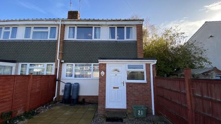 3 bedroom end of terrace house to rent - Photo 4