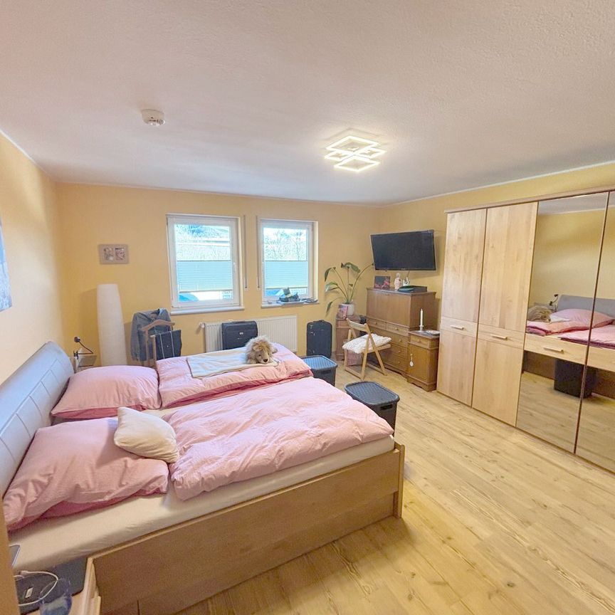 Sonnige 3-Zimmer-Wohnung mit Balkon und neuer Einbauküche! - Foto 1