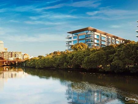 Luxurious 2-Bedroom &plus; Study Apartment on Parramatta's Stunning Riverbank - Photo 2