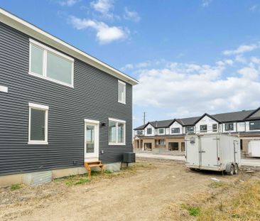 For Lease - 200 Ryan Reynolds Way, Orleans - Convent Glen and Area,... - Photo 1