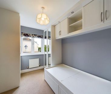 5 bedroom end of terrace house to rent - Photo 3