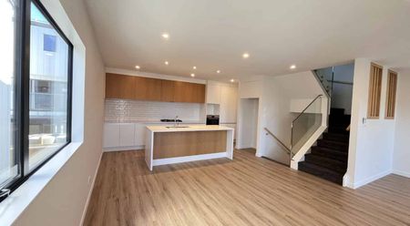 Brand-new 4 Bedroom Townhouse in Rangitoto Zone - Photo 5