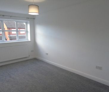 Wellington Crescent, Sculthorpe - Photo 4