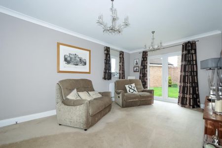 4 bedroom detached house to rent - Photo 5