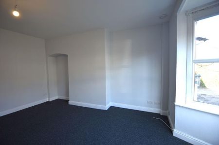 2 bedroom semi-detached house to rent - Photo 3