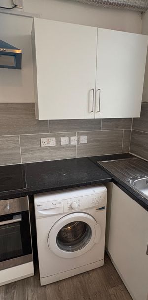 Uxbridge Road, Uxbridge - Photo 1