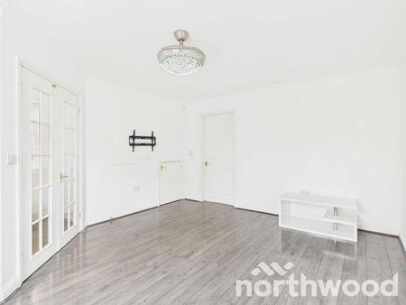 Bishopswood, Kingsnorth, Ashford, TN23 - Photo 2