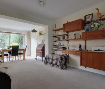 4 bedroom detached house to rent - Photo 2