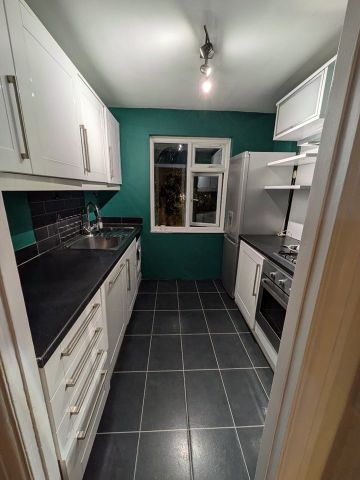 1 Bed Maisonette, Harrow View, HA2 - Photo 3