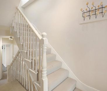 4 bedroom flat to rent - Photo 2