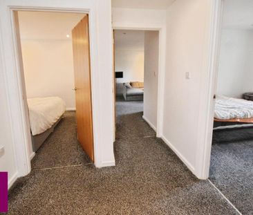 2 bedroom flat to rent - Photo 4