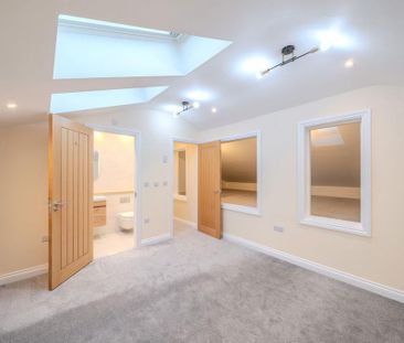 3 bedroom flat to rent - Photo 3