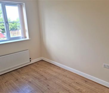 2 bedroom semi-detached house to rent - Photo 3