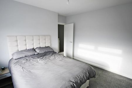 3 bedroom terraced house to rent - Photo 4