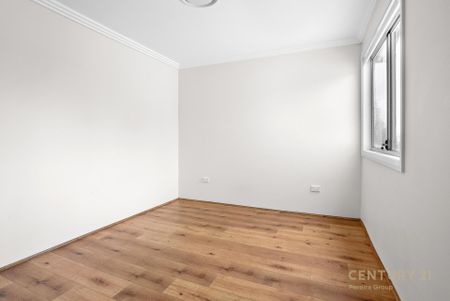 Modern 2-Bedroom Townhouse in Prime Location of Casula&excl; - Photo 3