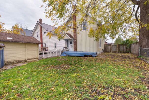 For Lease - 126 Durham Street, Kawartha Lakes, Ontario - Photo 1