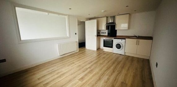 Milford Haven, Milford Haven, SA73 - Photo 2