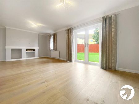 4 bedroom end of terrace house to rent - Photo 5