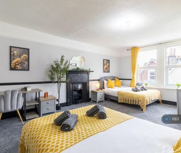 2 bedroom semi-detached house to rent - Photo 6