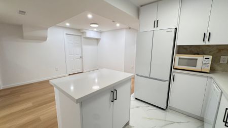 For Lease - 139 Kellington Trail, Whitchurch-Stouffville, Ontario - Photo 2