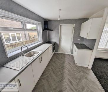 3 bedroom semi-detached house to rent - Photo 6