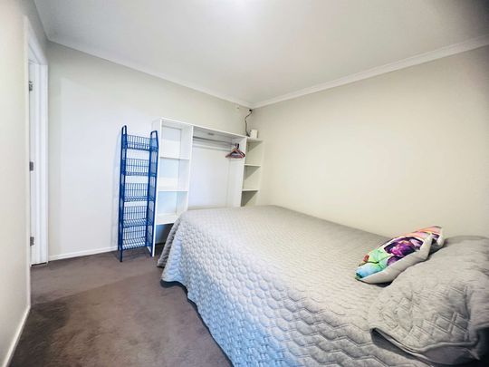 One Bedroom Flat in Albany - Photo 1