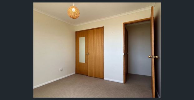 Charming and Centrally Located- Short term lease, until March 2026 - Photo 1