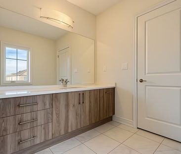 For Lease - 9 KENNETH APPLETON Avenue, Richmond Hill, Ontario - Photo 3