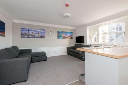 5 bedroom flat to rent - Photo 2