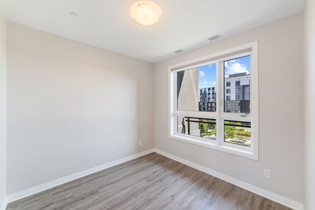 For Lease - 95 Dundas Street Unit# 324, Oakville, Ontario - Photo 5