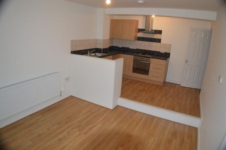 2 bedroom flat to rent - Photo 4