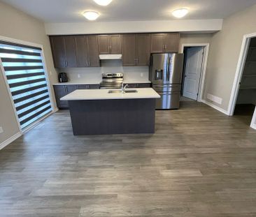 For Lease - 258 Wellandvale Drive, Welland, Ontario - Photo 6