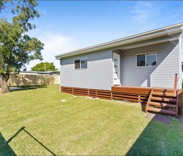 Two bedroom air conditioned granny flat in central location - Photo 4