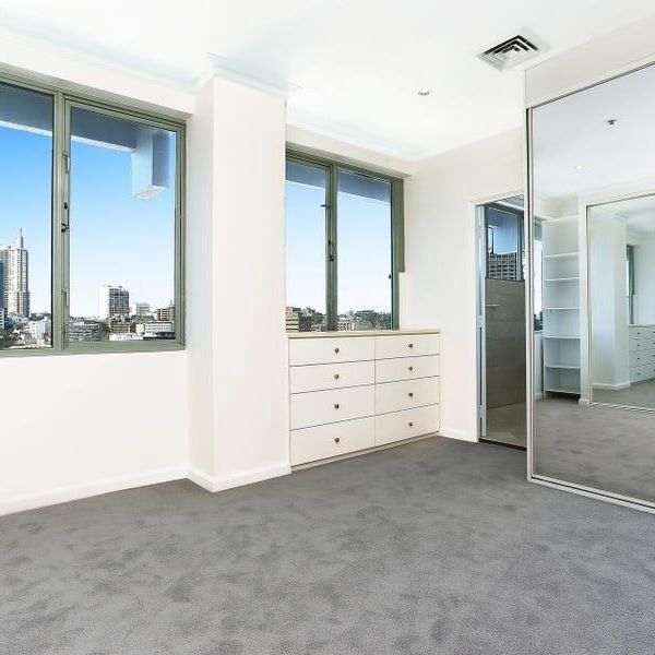 TWO BEDROOM APARTMENT WITH PICTURESQUE VIEWS - Photo 1
