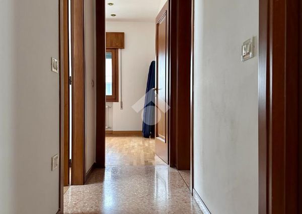 Porzione di bifamiliare in affitto