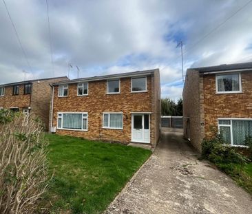 3 bedroom semi-detached house to rent - Photo 2