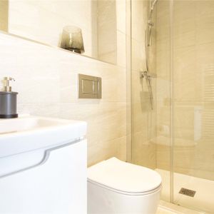 Robins Cottages, Bracknell Robins Cottages, Bracknell - Photo 2