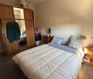 SPACIEUX T2 de 49m2 A PROXIMITE DE LA MAIRIE - Photo 3