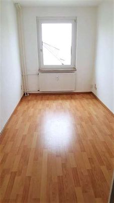 ***Großzügige 3- Raumwohnung mit PKW - Stellplatz und Kelleranteil*** - Foto 1