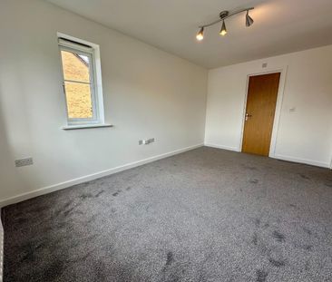 Ribble Avenue, Burnley - Photo 2