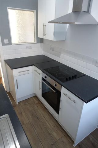 3 bedroom House To Let Total Size: 1023 SQ FT - Photo 5