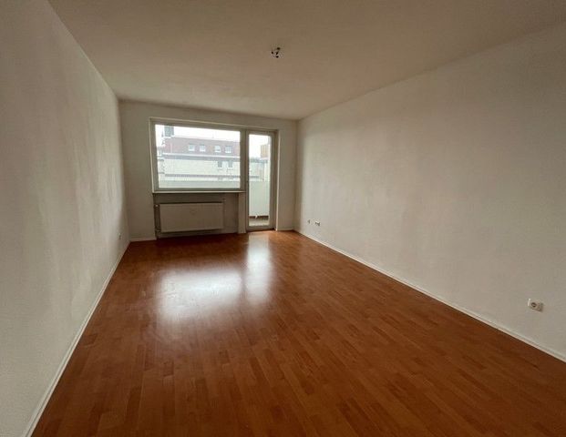 Helle 1 1/2-Zimmerwohnung mit Einbauküche - Photo 1