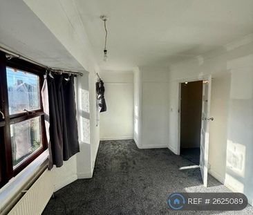 3 bedroom end of terrace house to rent - Photo 4