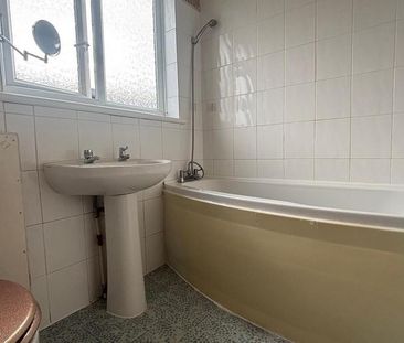 2 bedroom maisonette to rent - Photo 5