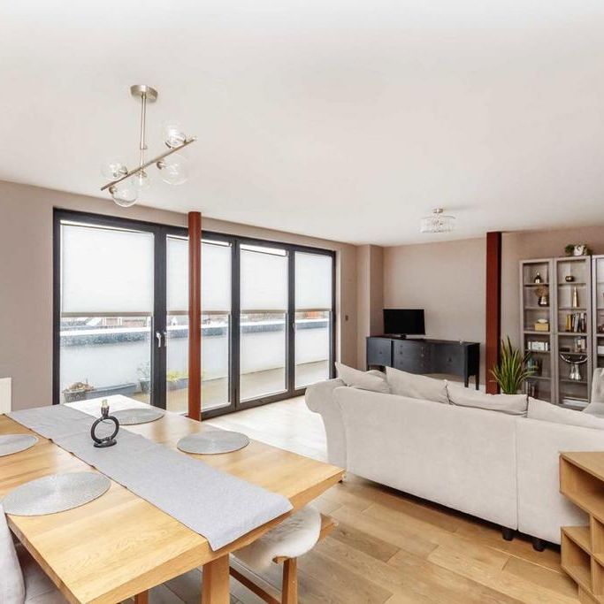 2 bedroom flat to rent - Photo 1