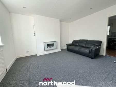3 bedroom terraced house to rent - Photo 2