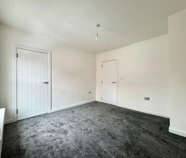4 bedroom terraced house to rent - Photo 3