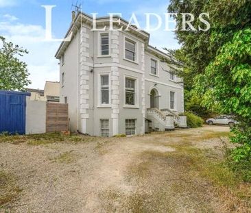 3 bedroom house to rent Hales Road, GL52 - Photo 3